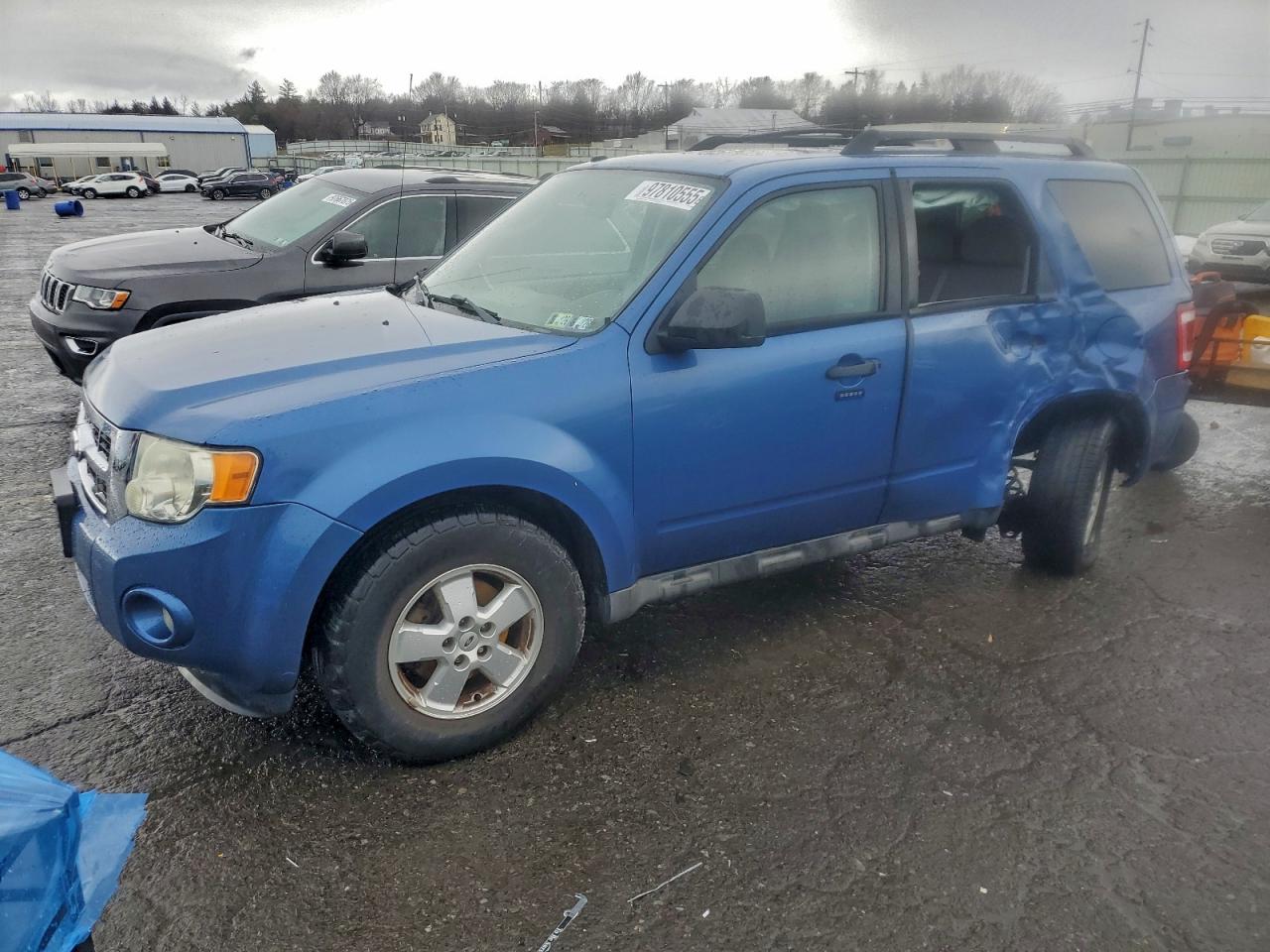 2010 FORD ESCAPE