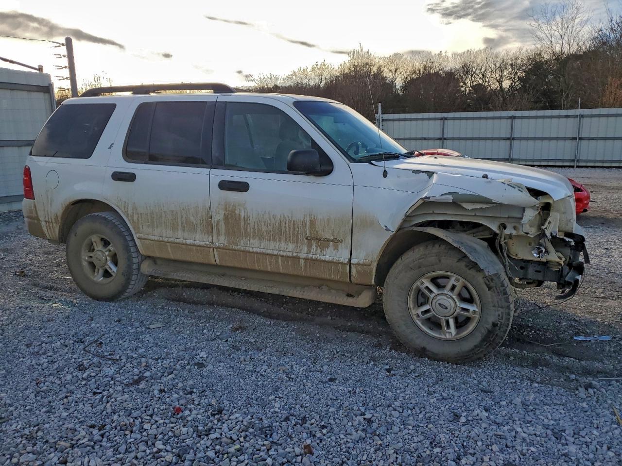 2005 FORD EXPLORER XLT photo 4