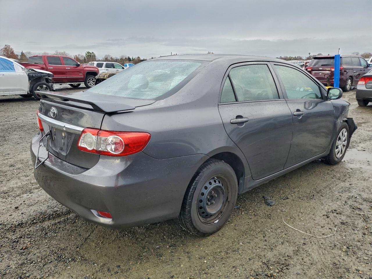 2013 TOYOTA COROLLA BASE photo 3