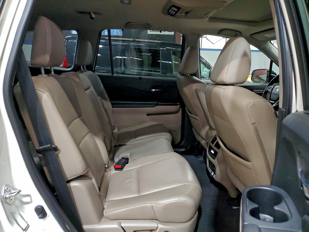 2016 HONDA PILOT TOURING photo 11