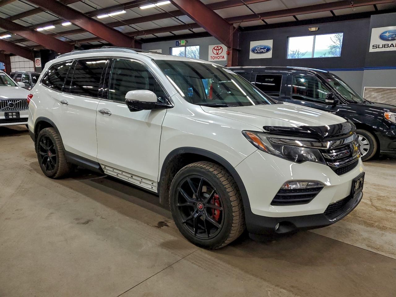 2016 HONDA PILOT TOURING photo 4