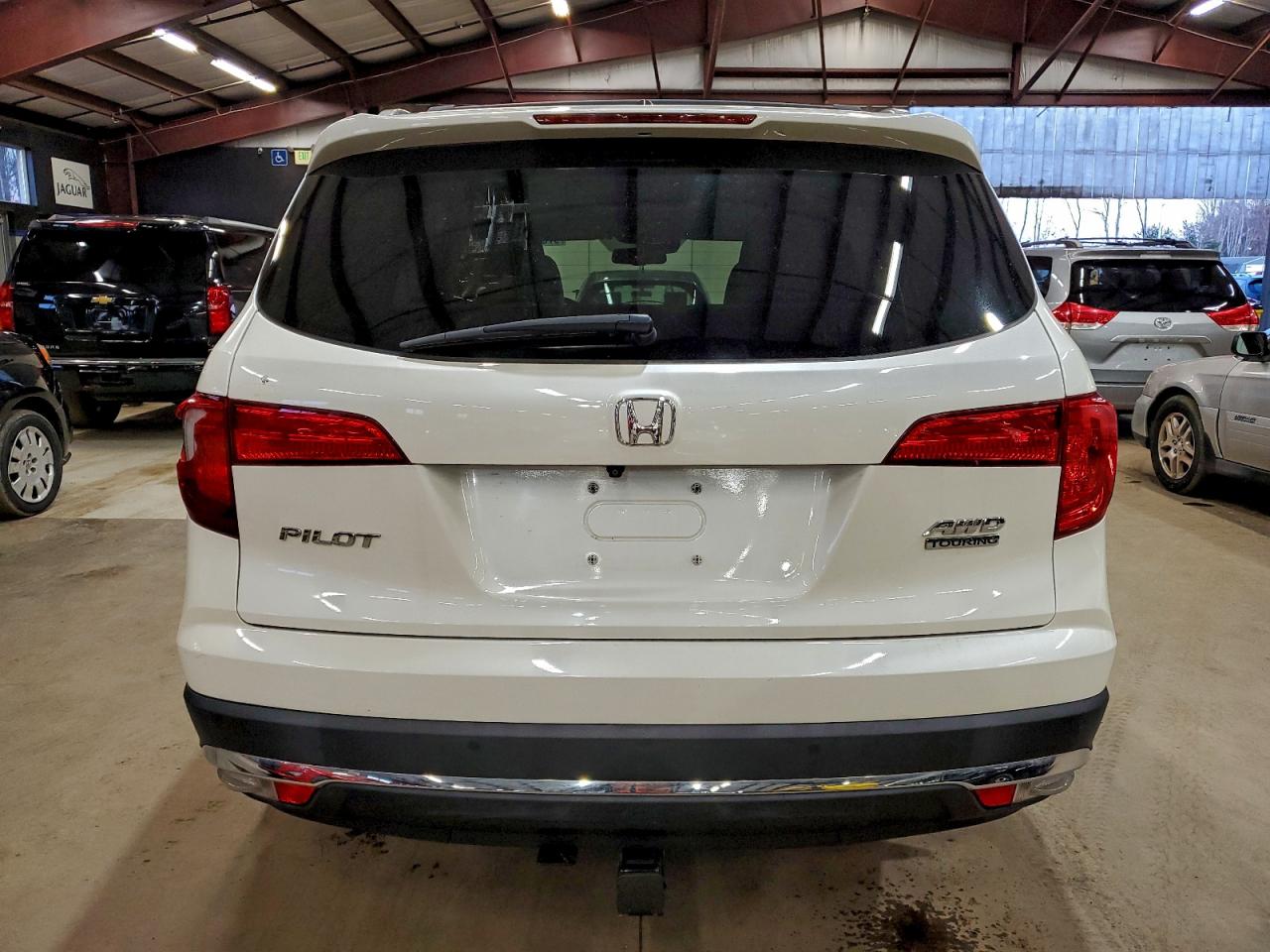 2016 HONDA PILOT TOURING photo 6