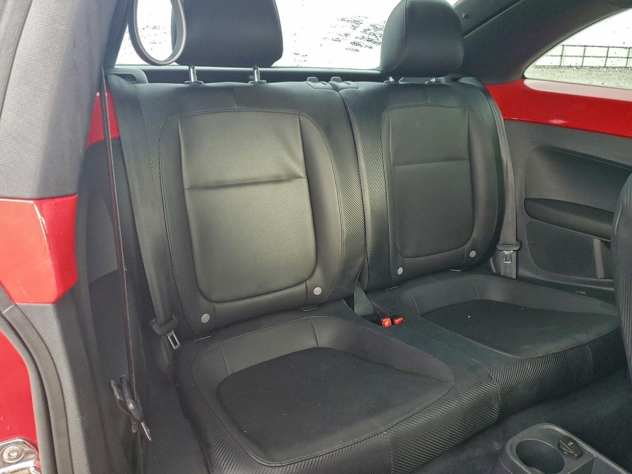 2013 VOLKSWAGEN BEETLE photo 10