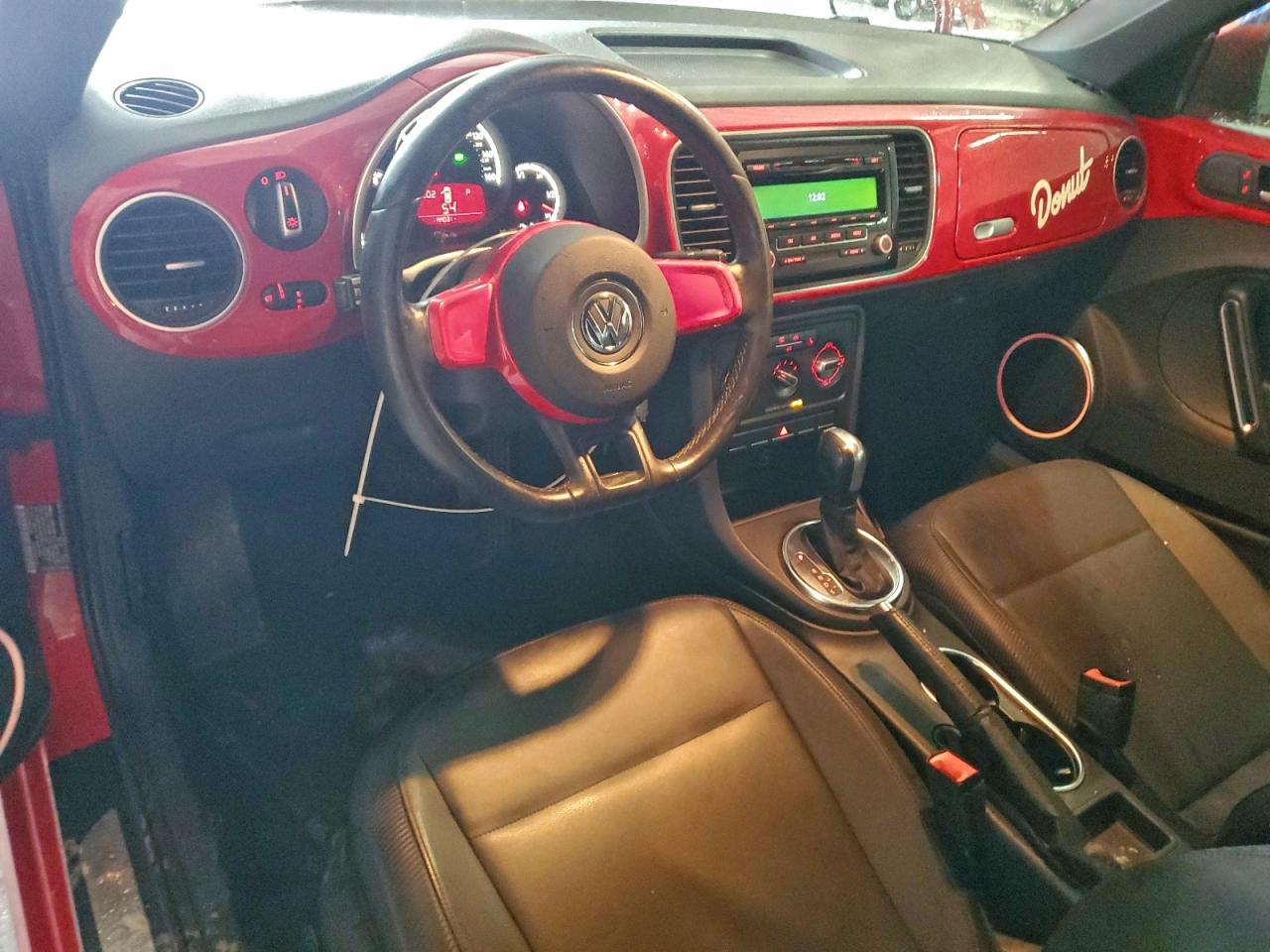 2013 VOLKSWAGEN BEETLE photo 8