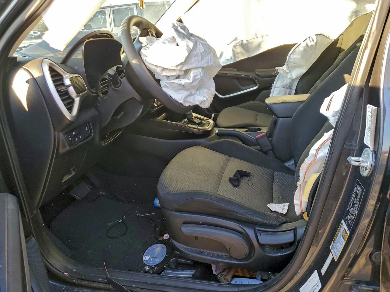 2022 KIA SOUL LX photo 7