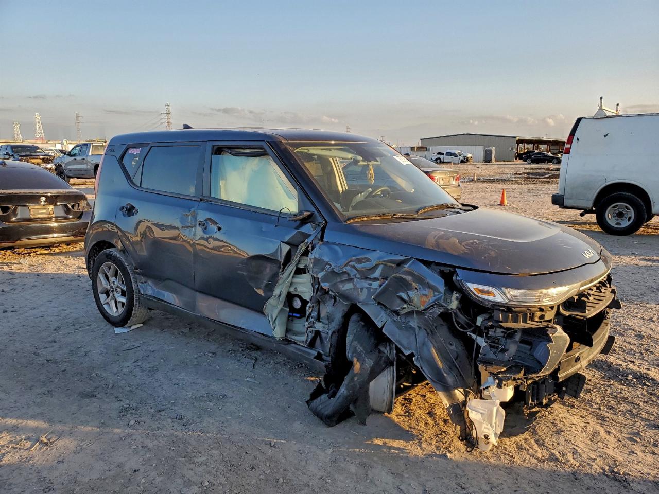 2022 KIA SOUL LX photo 4