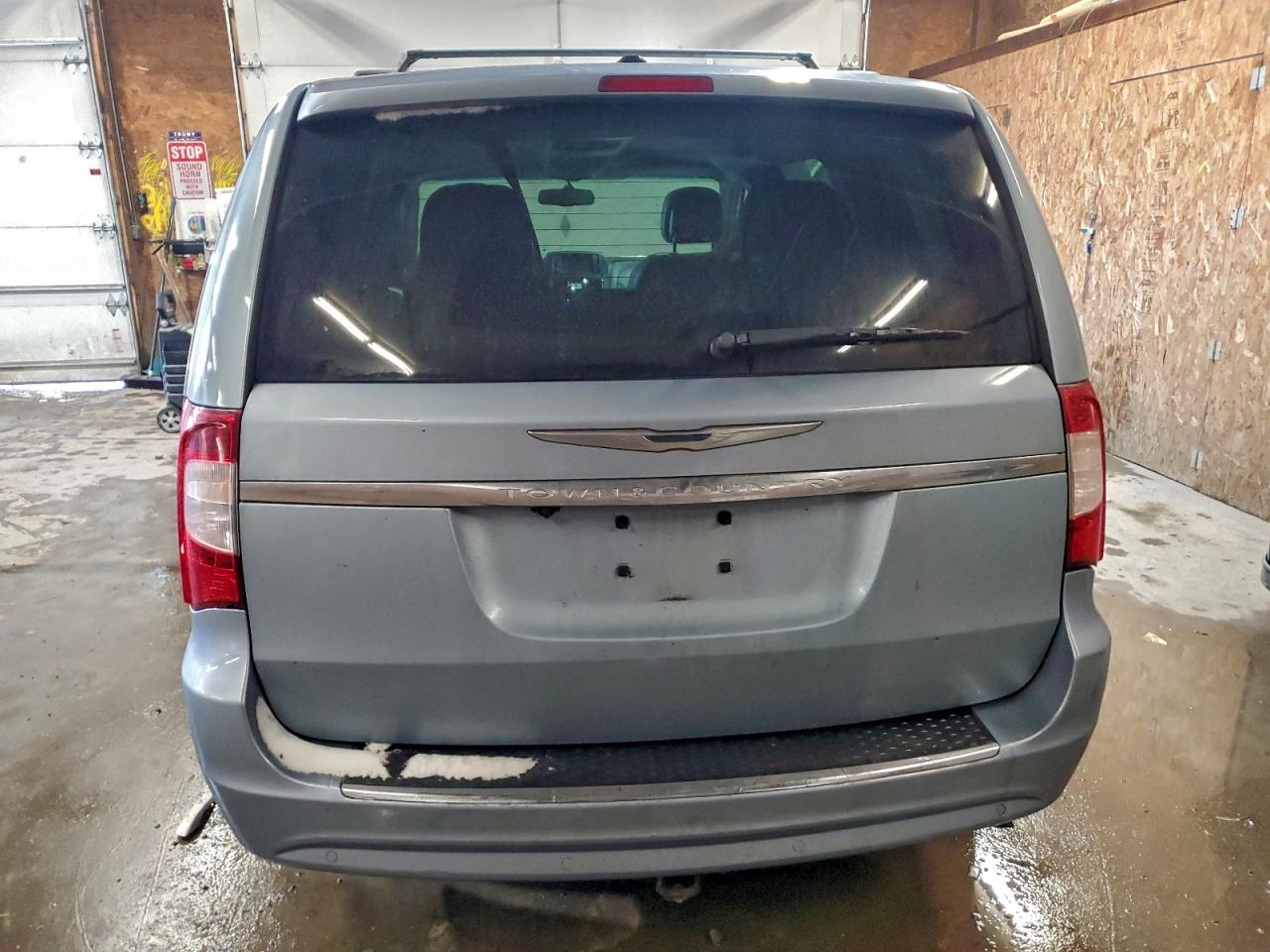2013 CHRYSLER TOWN & COUNTRY TOURING photo 6