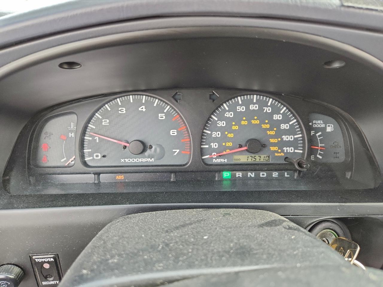 1999 TOYOTA 4RUNNER SR5 photo 9