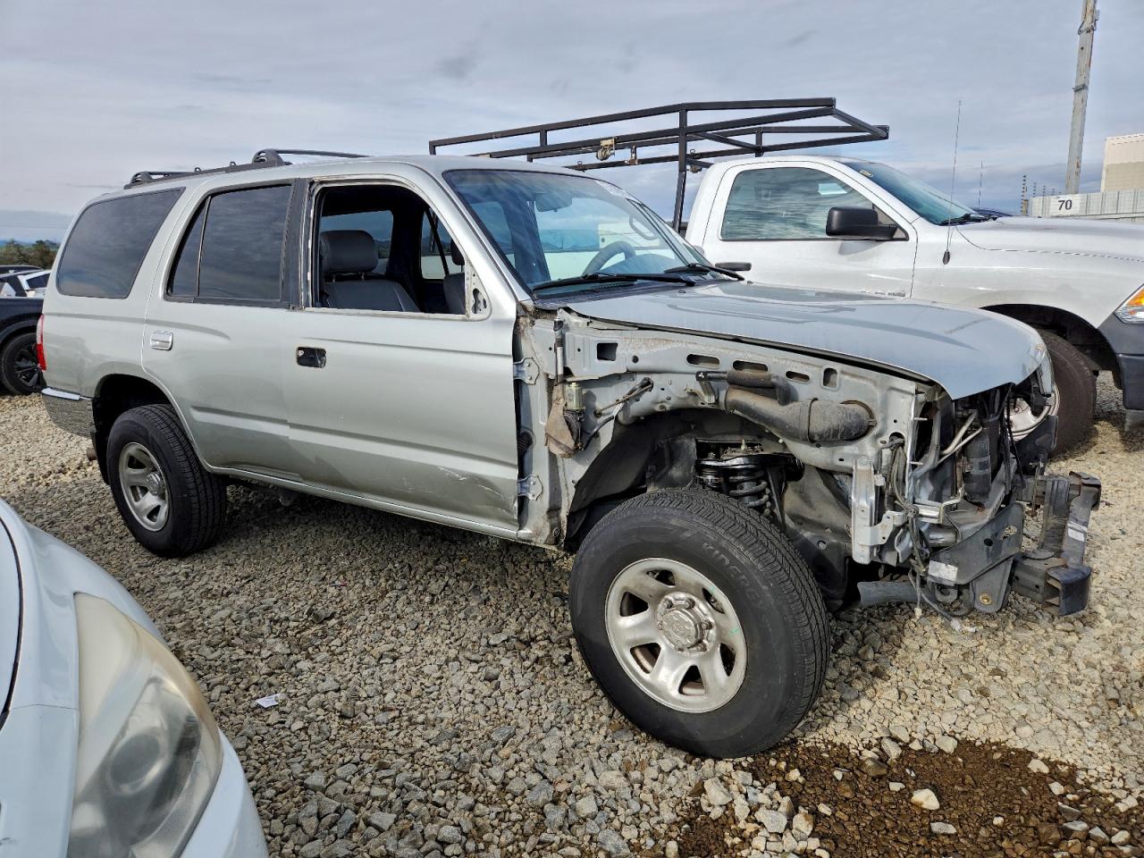 1999 TOYOTA 4RUNNER SR5 photo 4