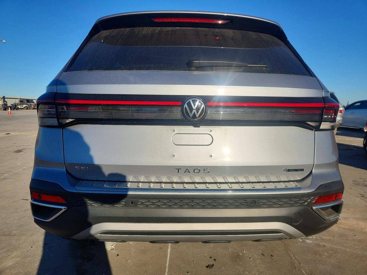2025 VOLKSWAGEN TAOS SEL photo 16