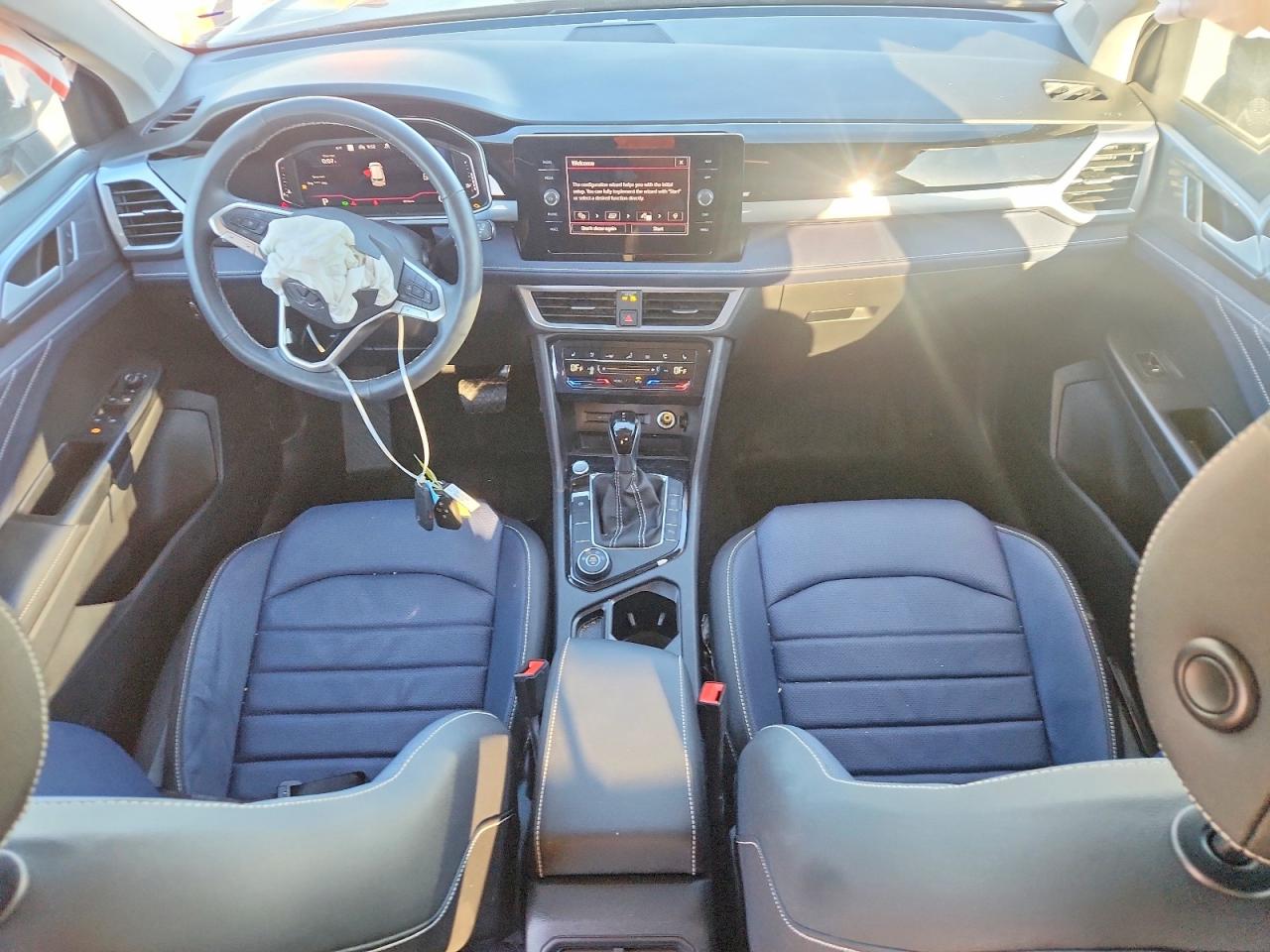 2025 VOLKSWAGEN TAOS SEL photo 22