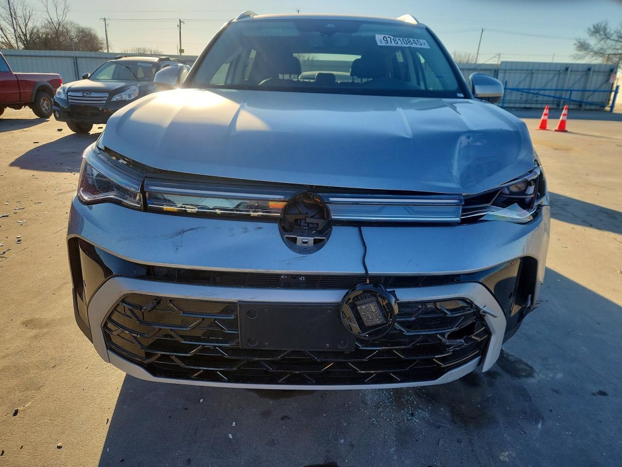 2025 VOLKSWAGEN TAOS SEL photo 13