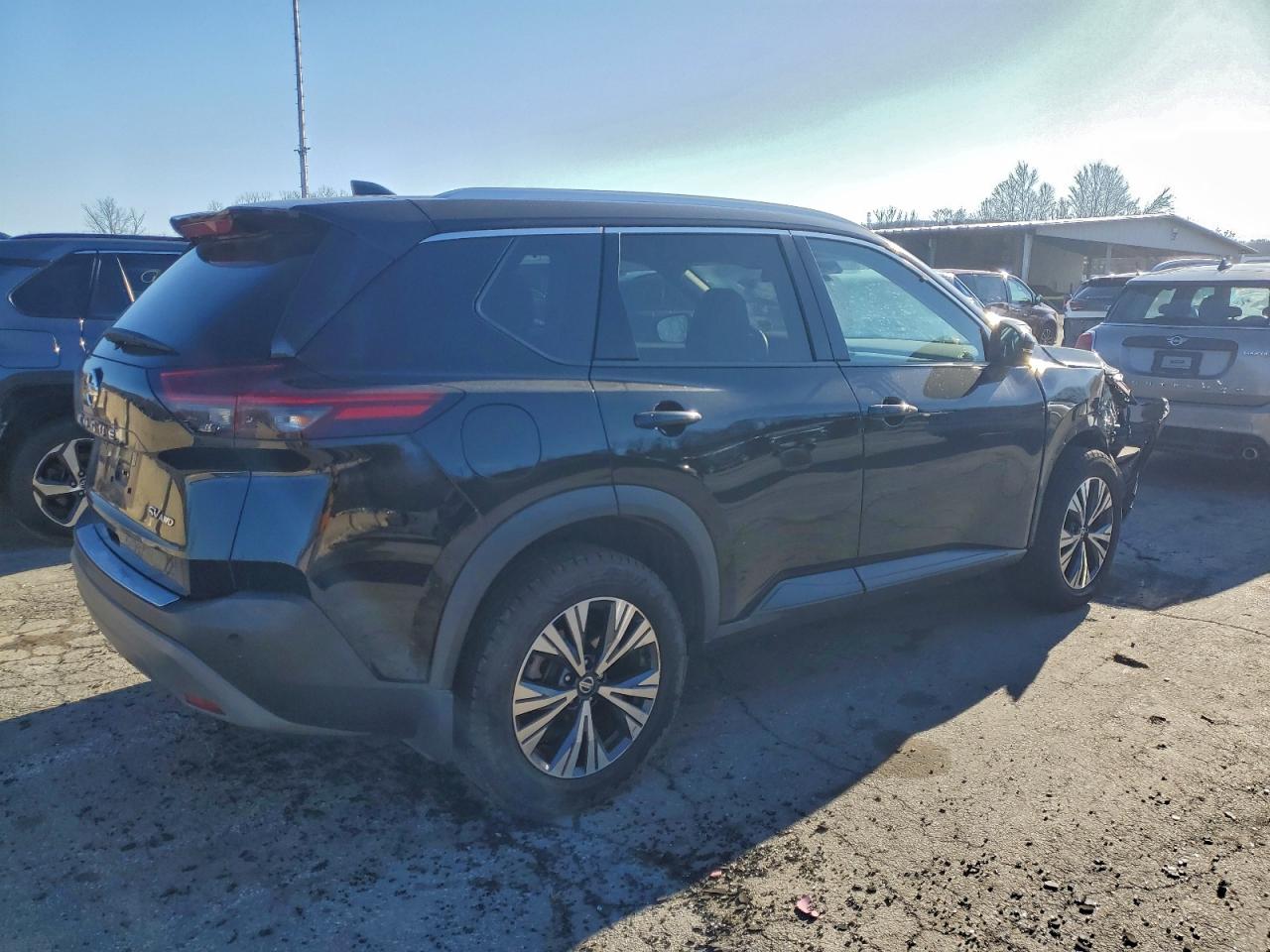 2021 NISSAN ROGUE SV photo 3