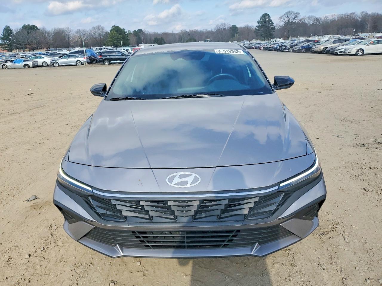 2025 HYUNDAI ELANTRA SEL SPORT photo 5