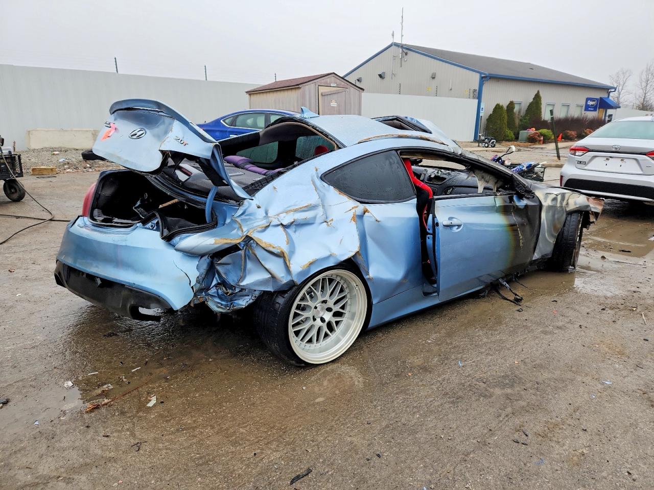 2010 HYUNDAI GENESIS COUPE 2.0T photo 3