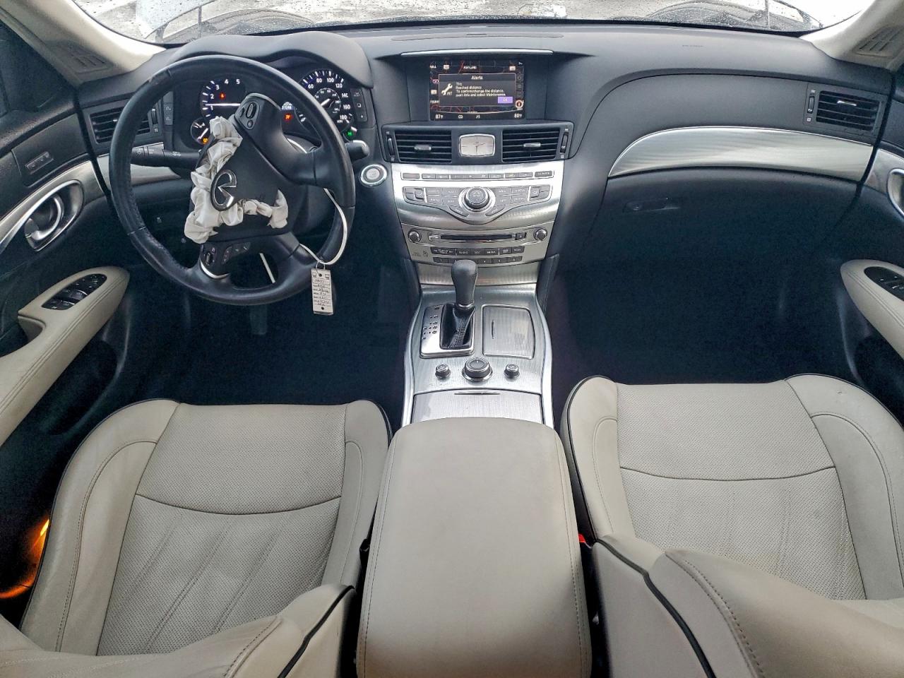 2018 INFINITI Q70L 3.7 LUXE photo 8