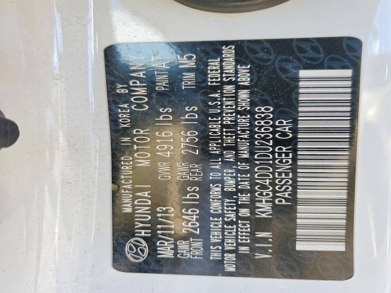 2013 HYUNDAI GENESIS 3.8L photo 34