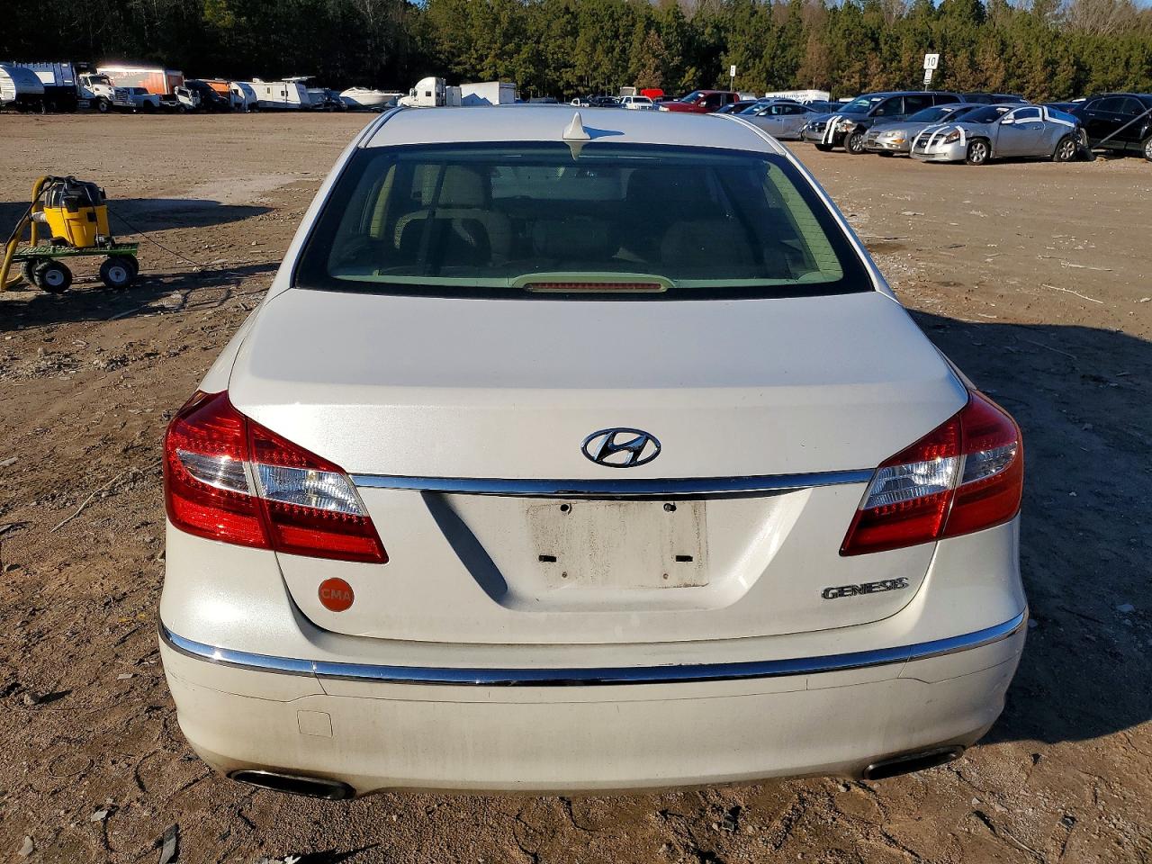 2013 HYUNDAI GENESIS 3.8L photo 16