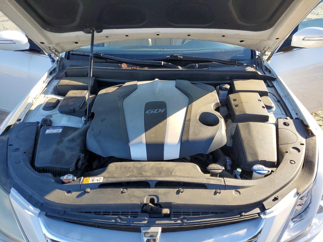 2013 HYUNDAI GENESIS 3.8L photo 31