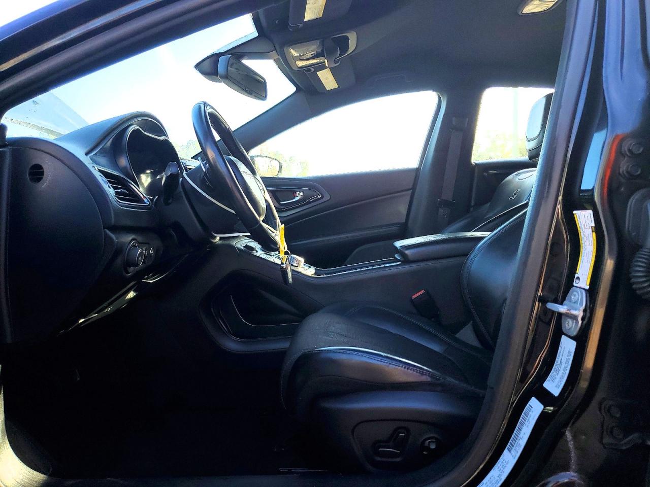 2016 CHRYSLER 200 S photo 7