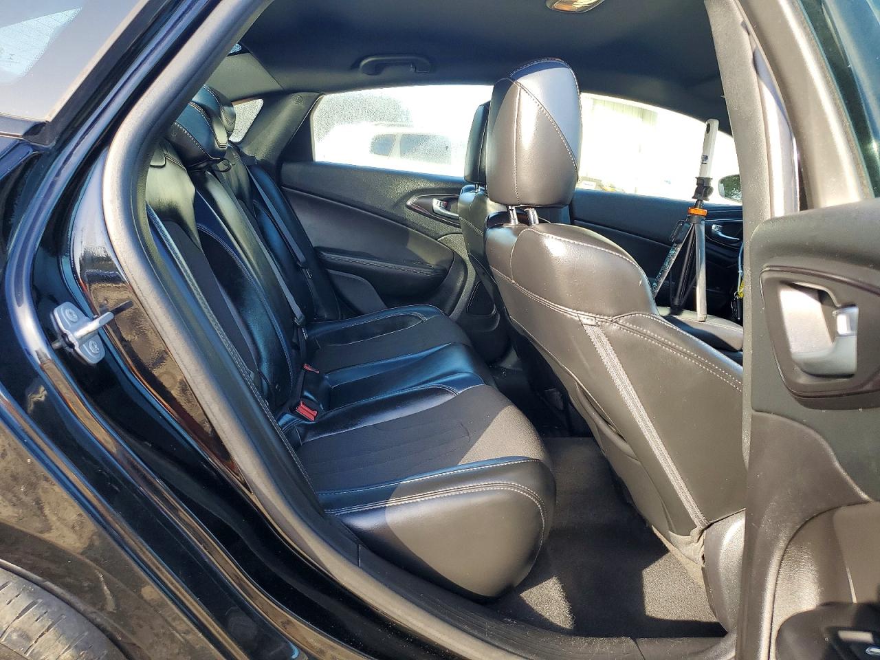 2016 CHRYSLER 200 S photo 10