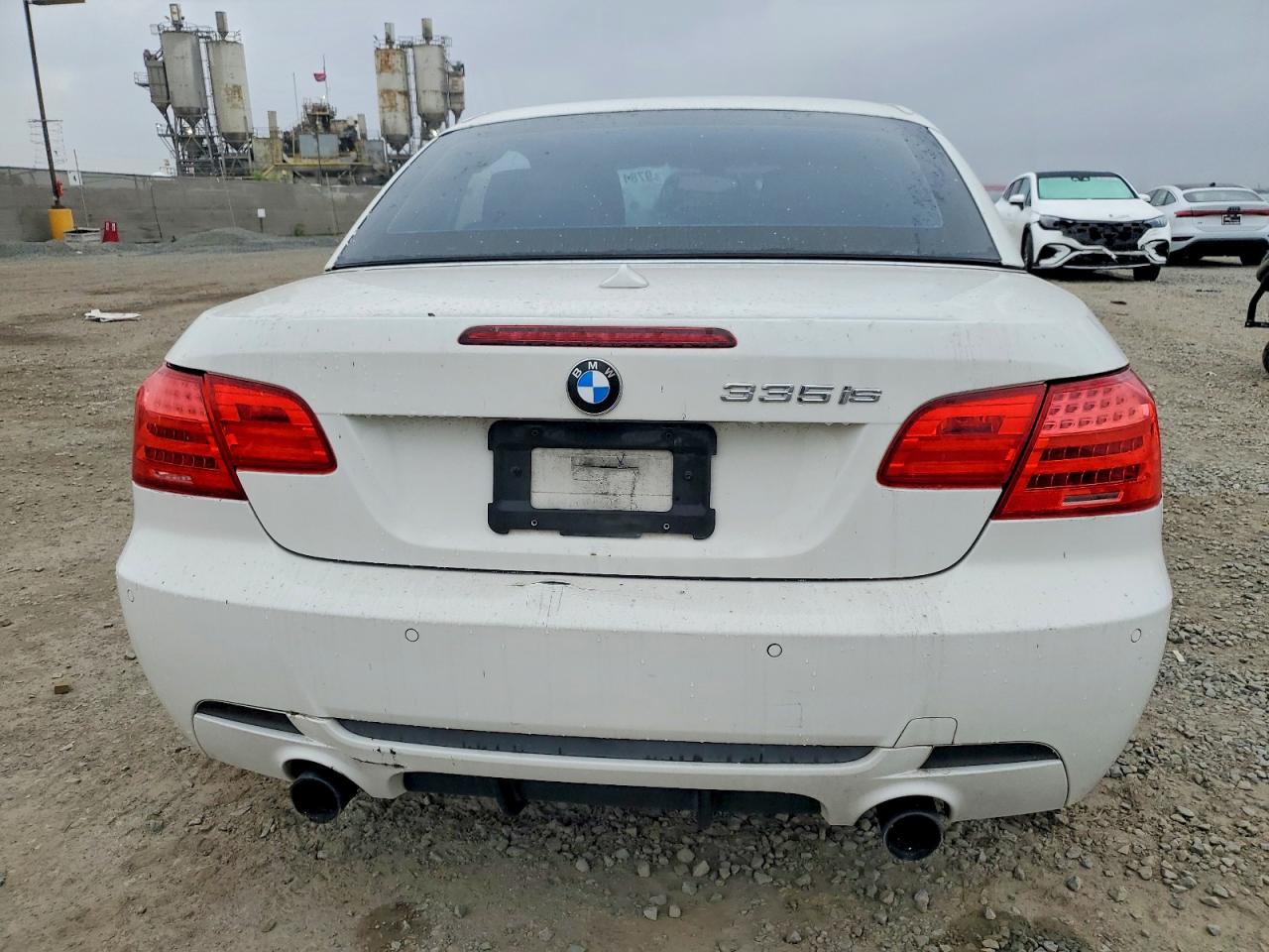 2011 BMW 335 IS photo 6