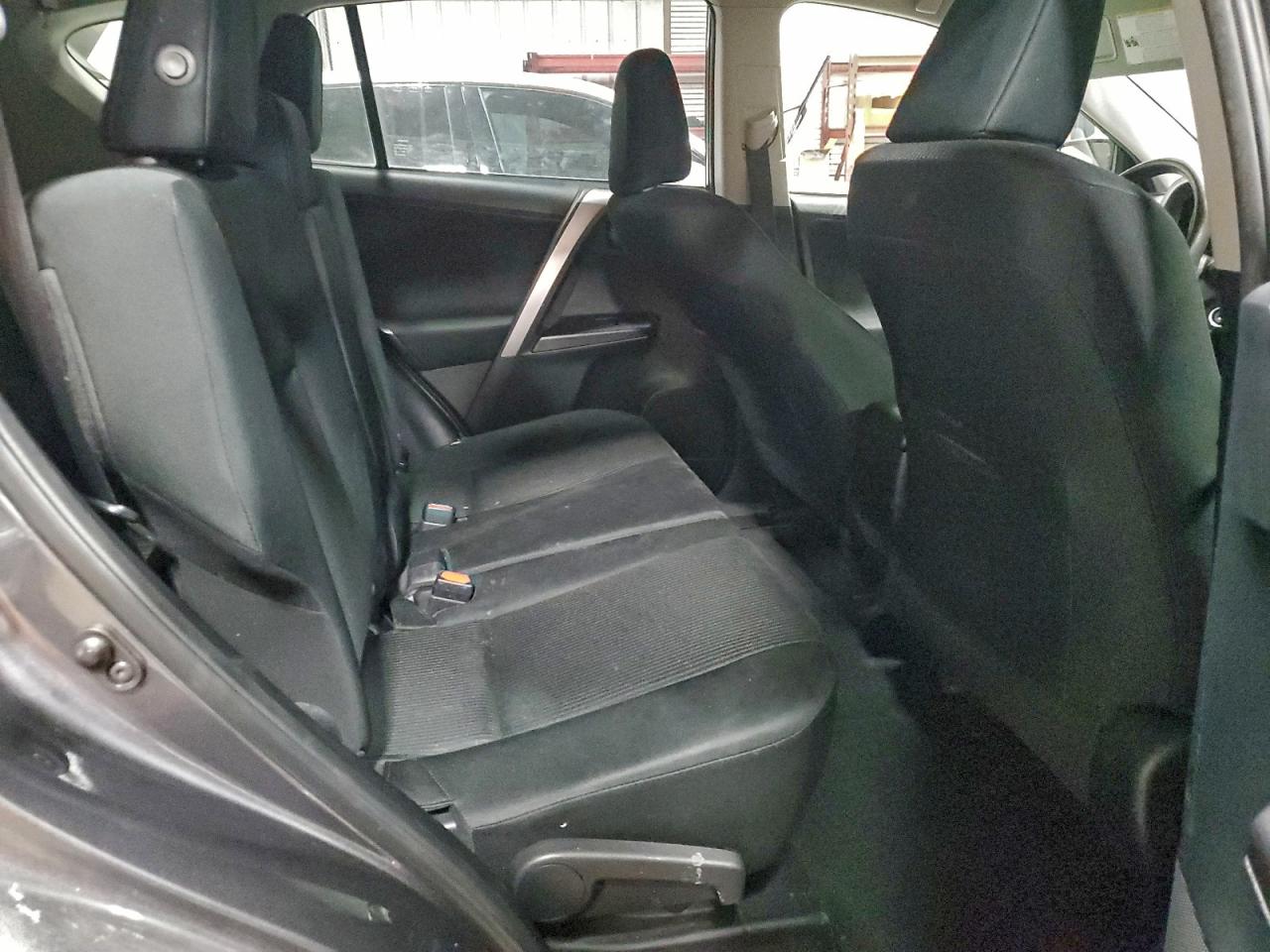 2017 TOYOTA RAV4 LE photo 28