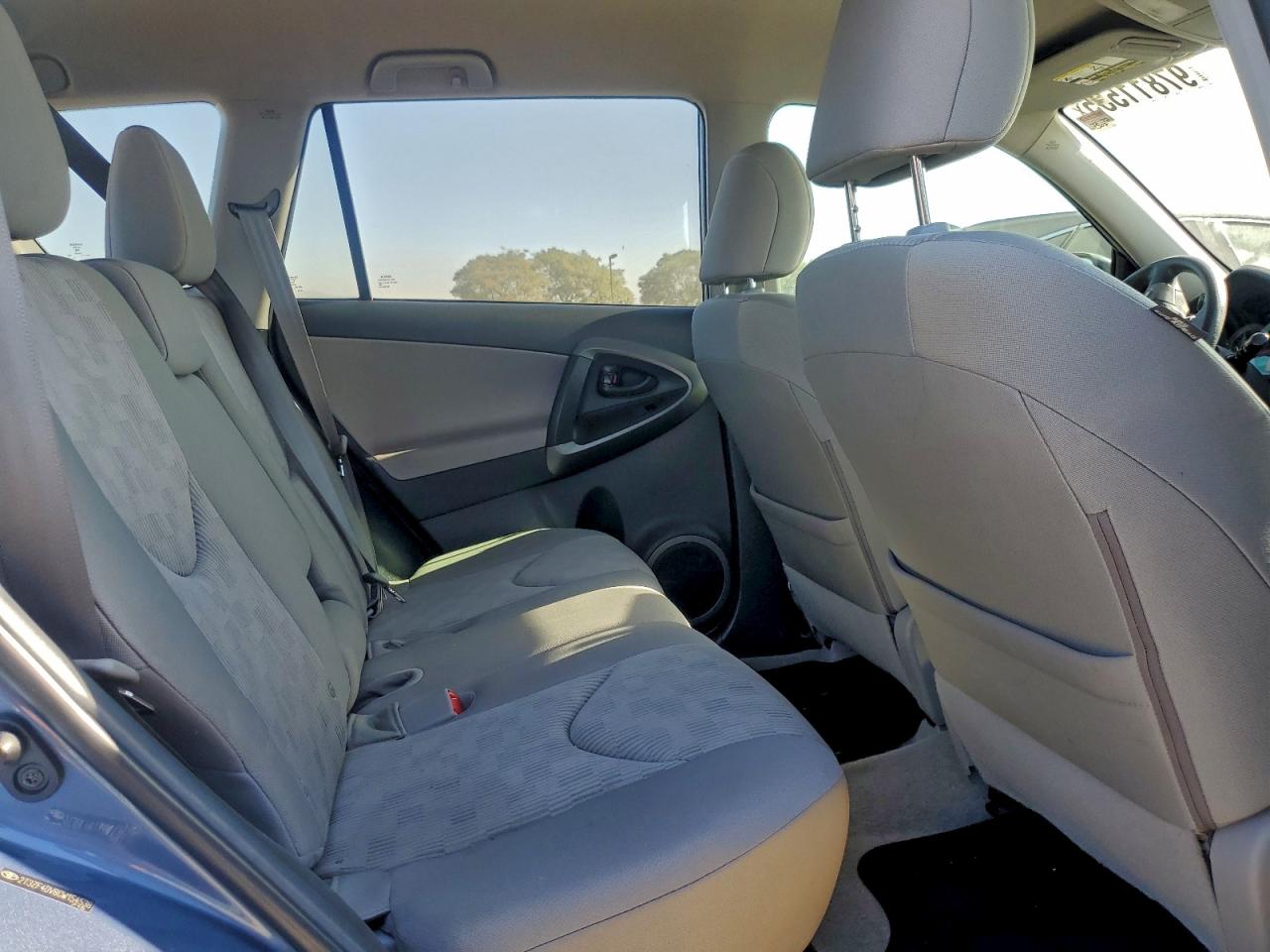 2012 TOYOTA RAV4 photo 11