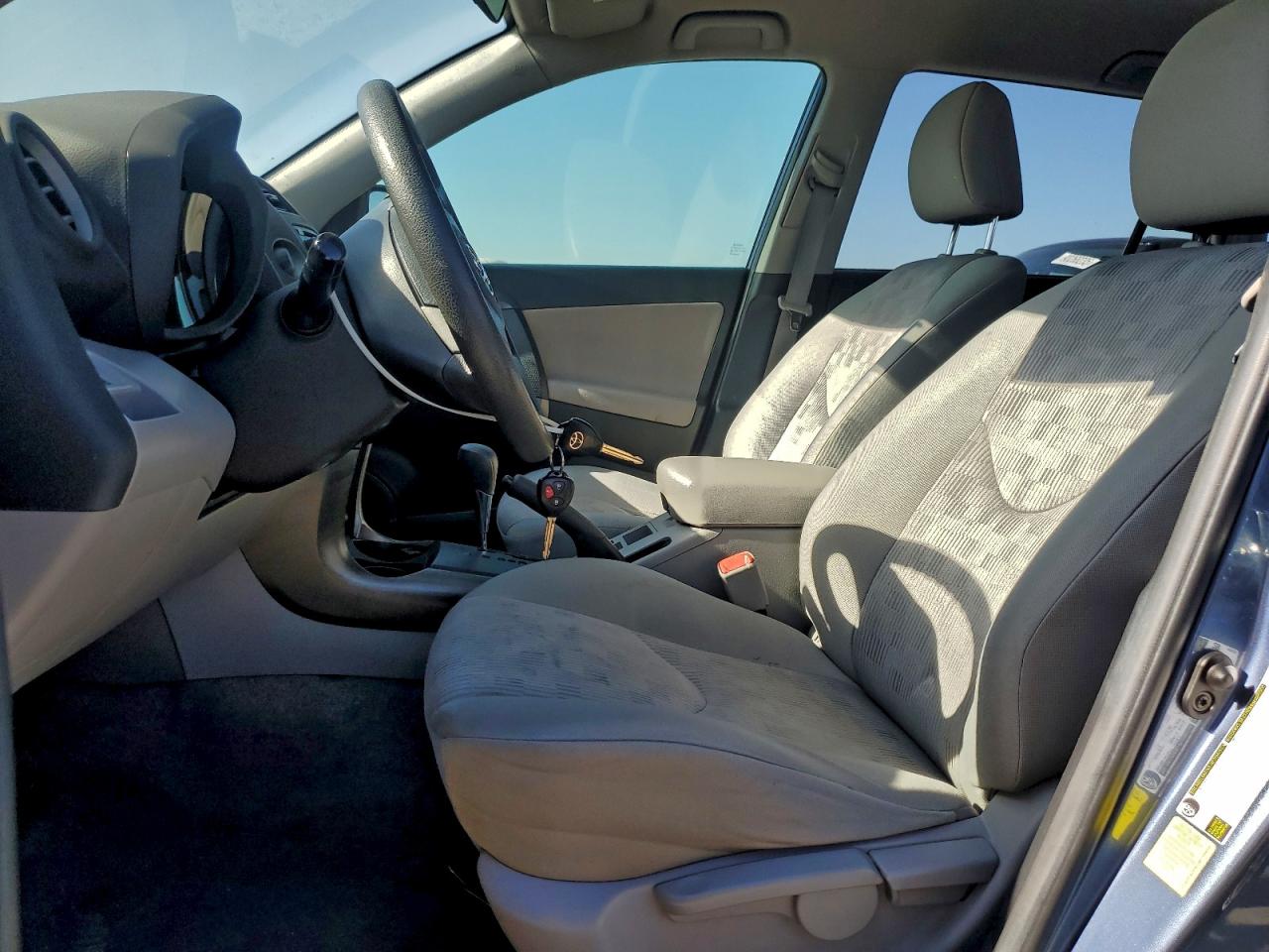 2012 TOYOTA RAV4 photo 7