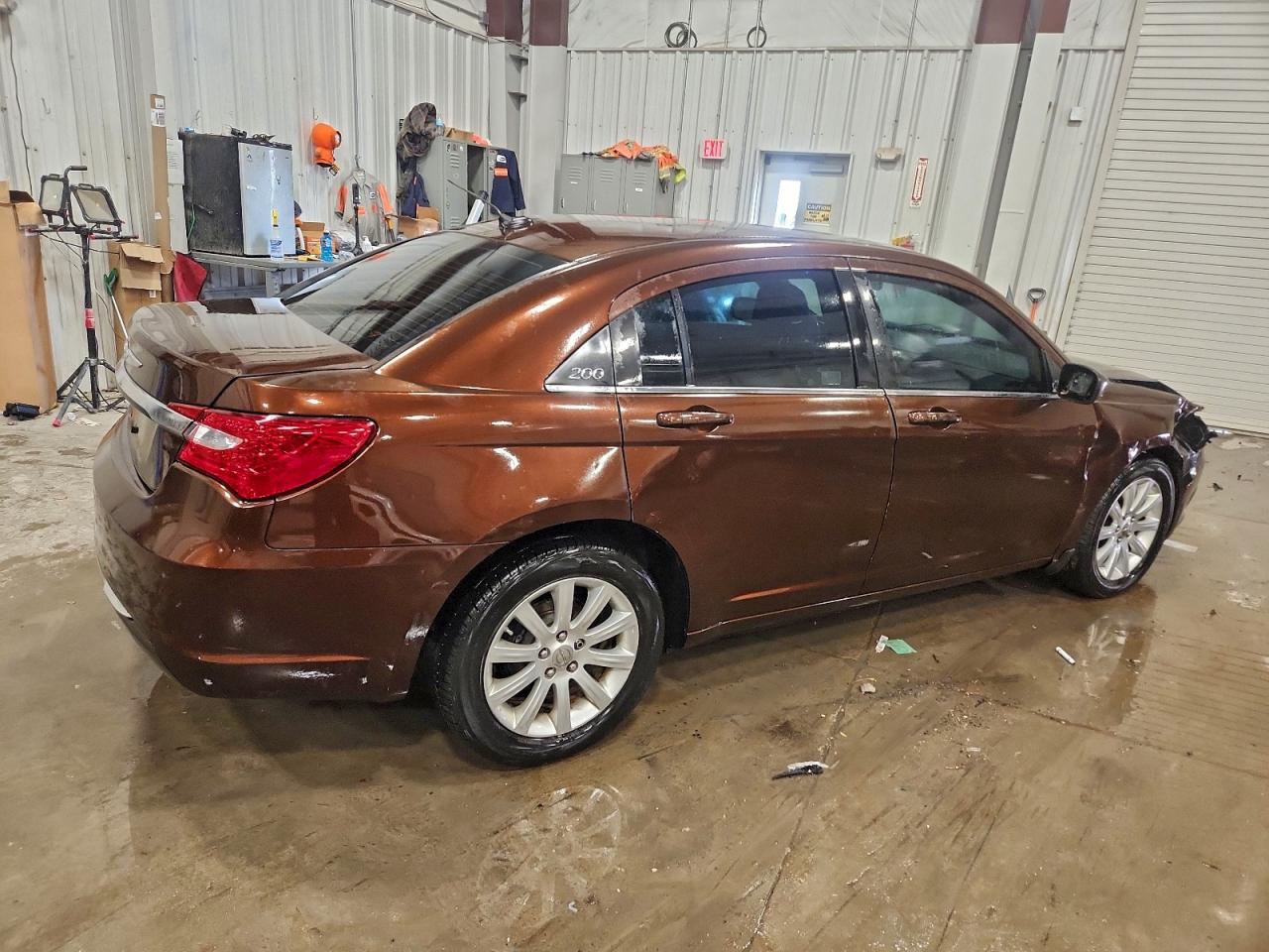 2013 CHRYSLER 200 TOURING photo 3