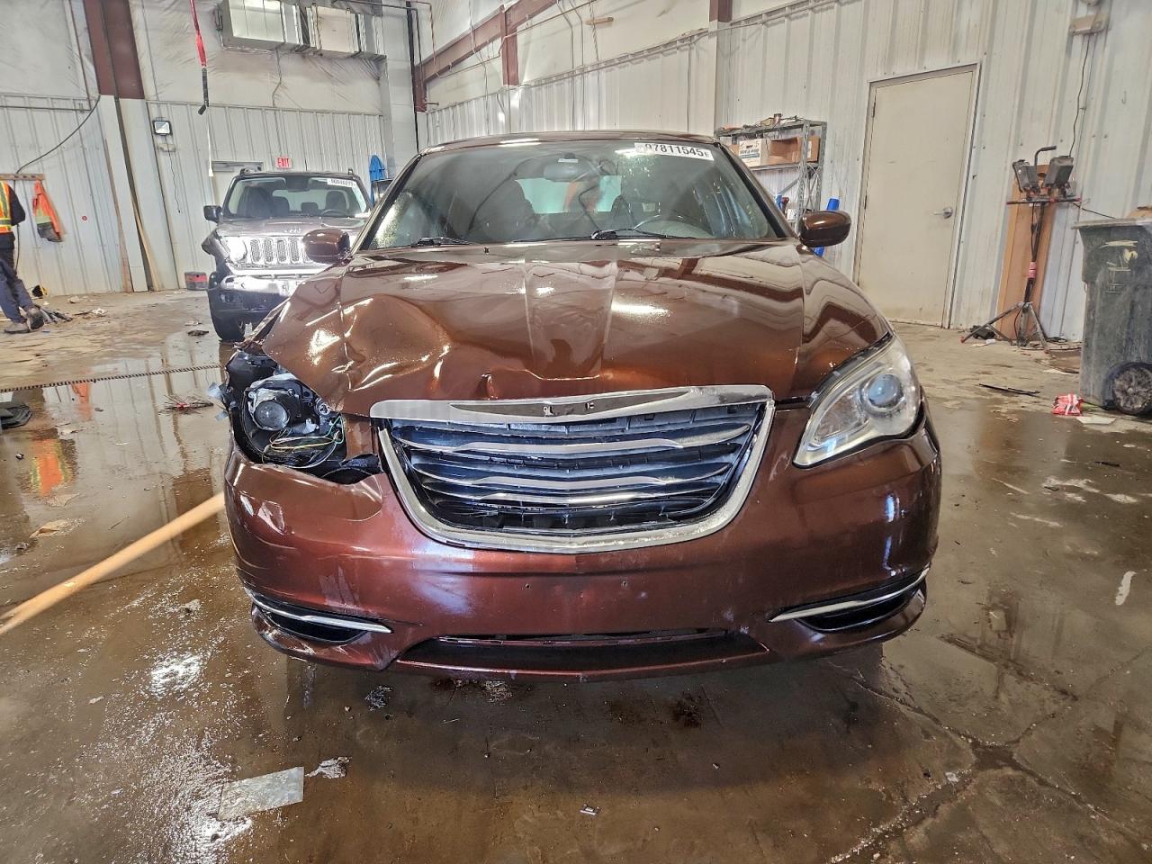 2013 CHRYSLER 200 TOURING photo 5
