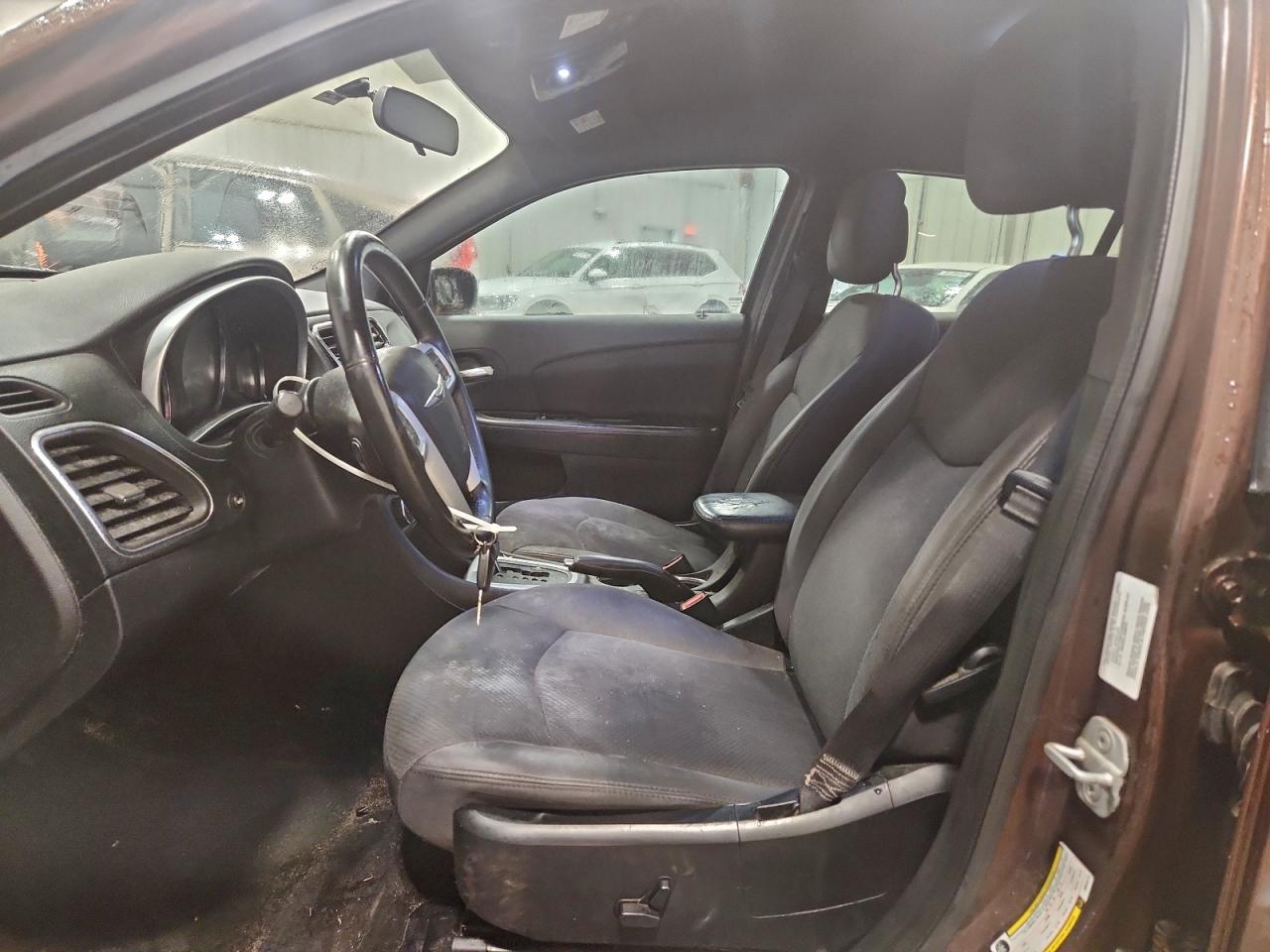 2013 CHRYSLER 200 TOURING photo 7