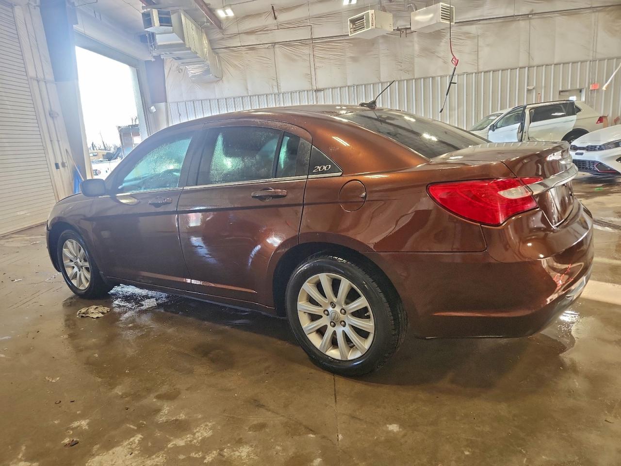 2013 CHRYSLER 200 TOURING photo 2
