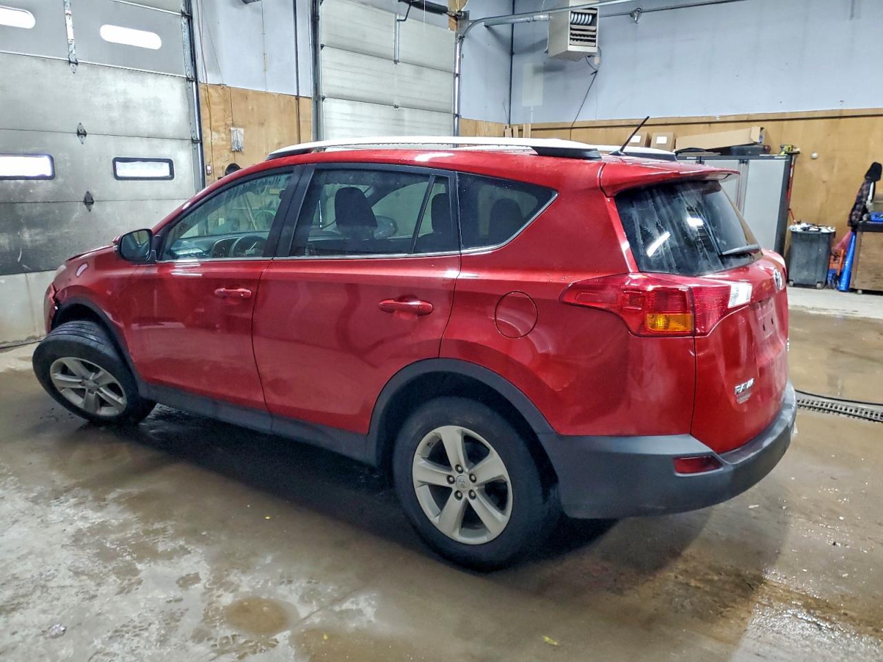 2013 TOYOTA RAV4 XLE photo 2