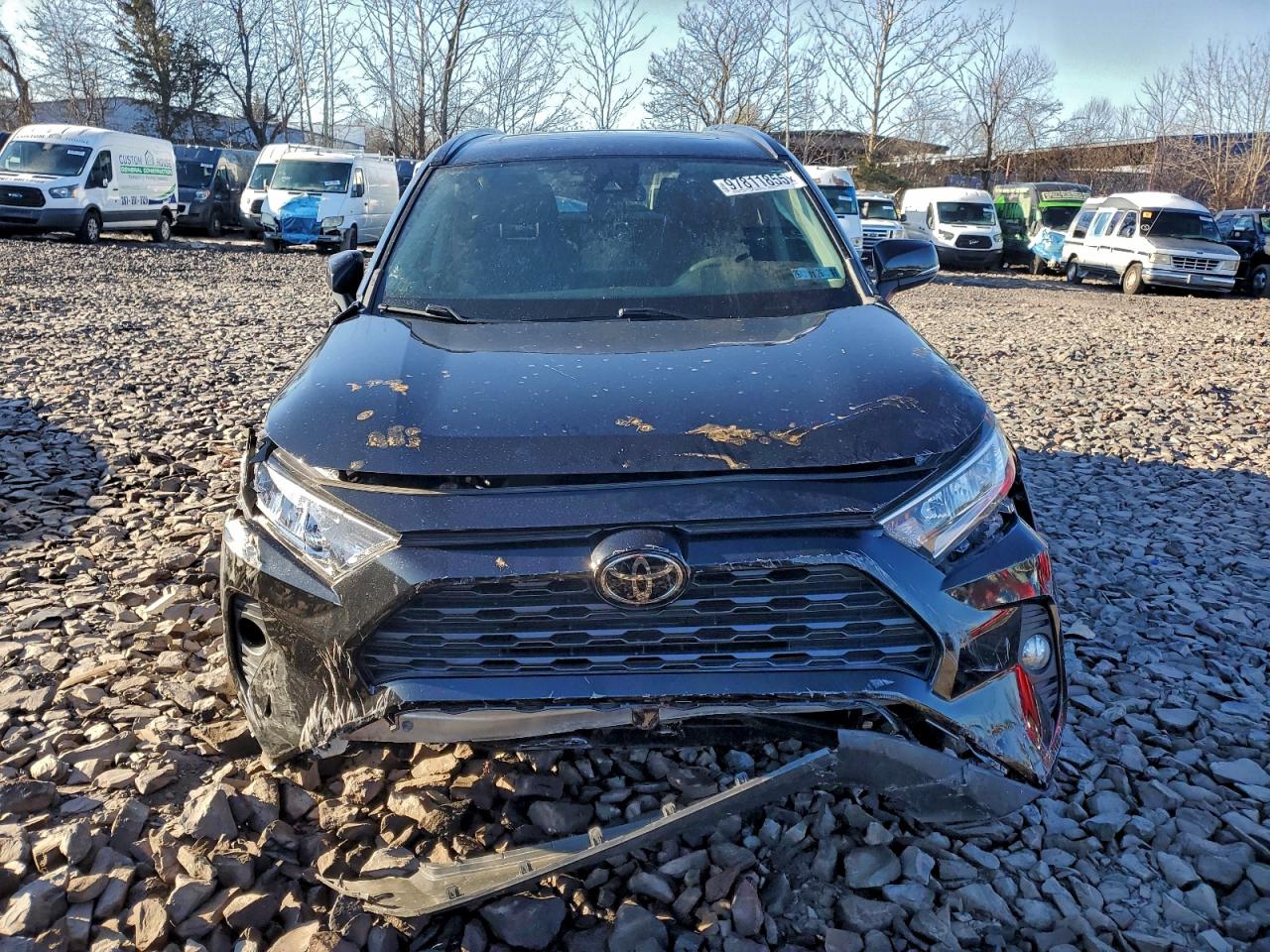 2021 TOYOTA RAV4 XLE photo 5