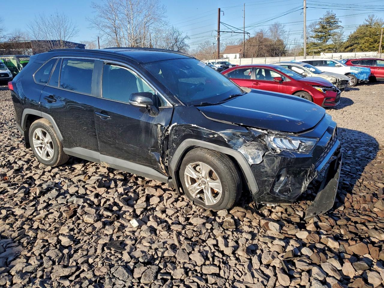 2021 TOYOTA RAV4 XLE photo 4