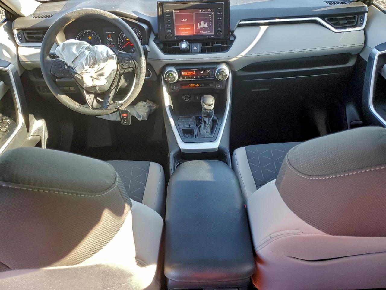 2021 TOYOTA RAV4 XLE photo 8