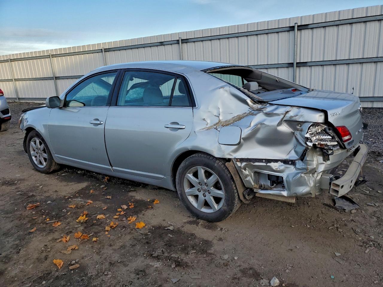 2006 TOYOTA AVALON XL photo 3