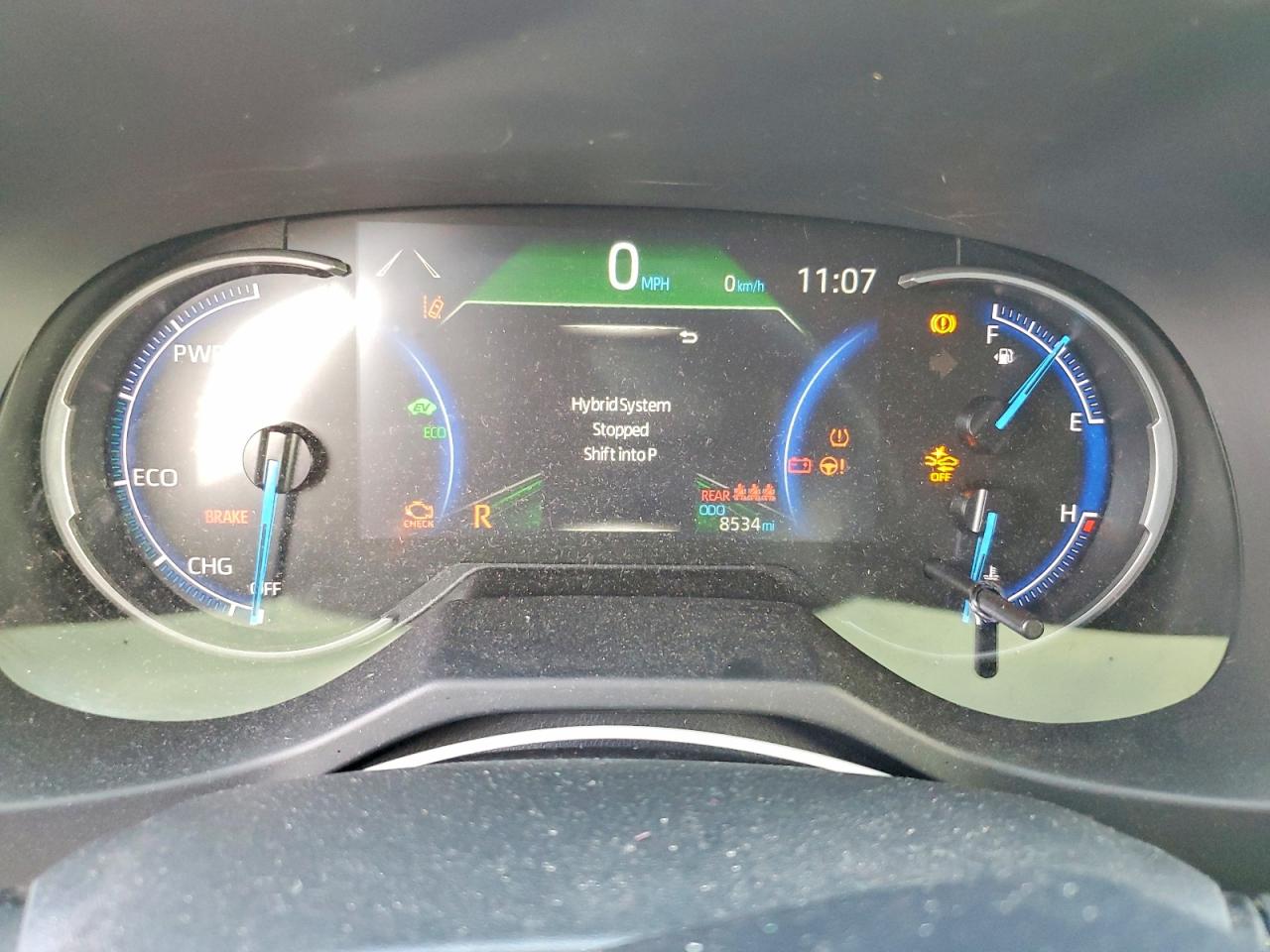 2025 TOYOTA RAV4 LE photo 9