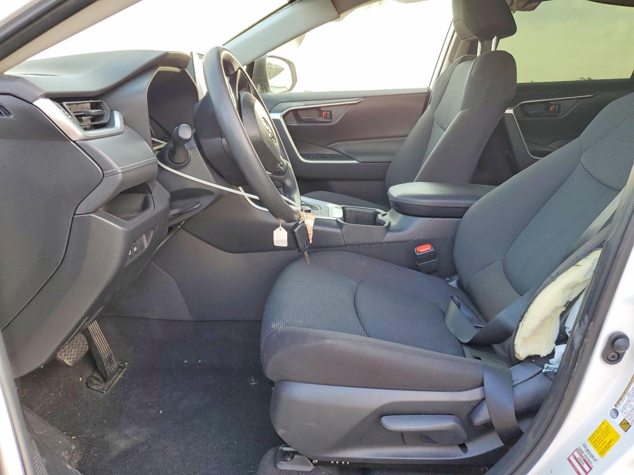 2025 TOYOTA RAV4 LE photo 7