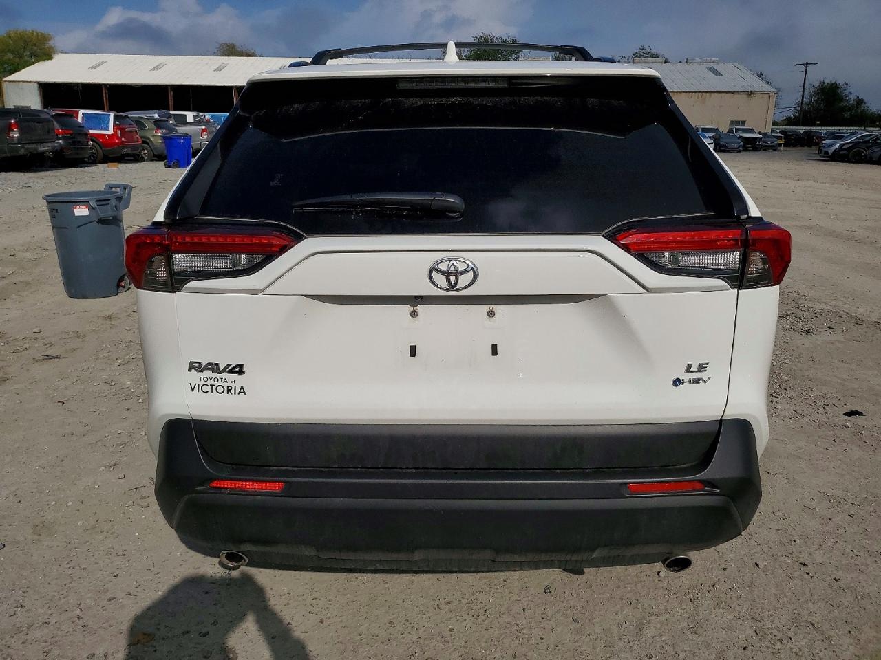 2025 TOYOTA RAV4 LE photo 6