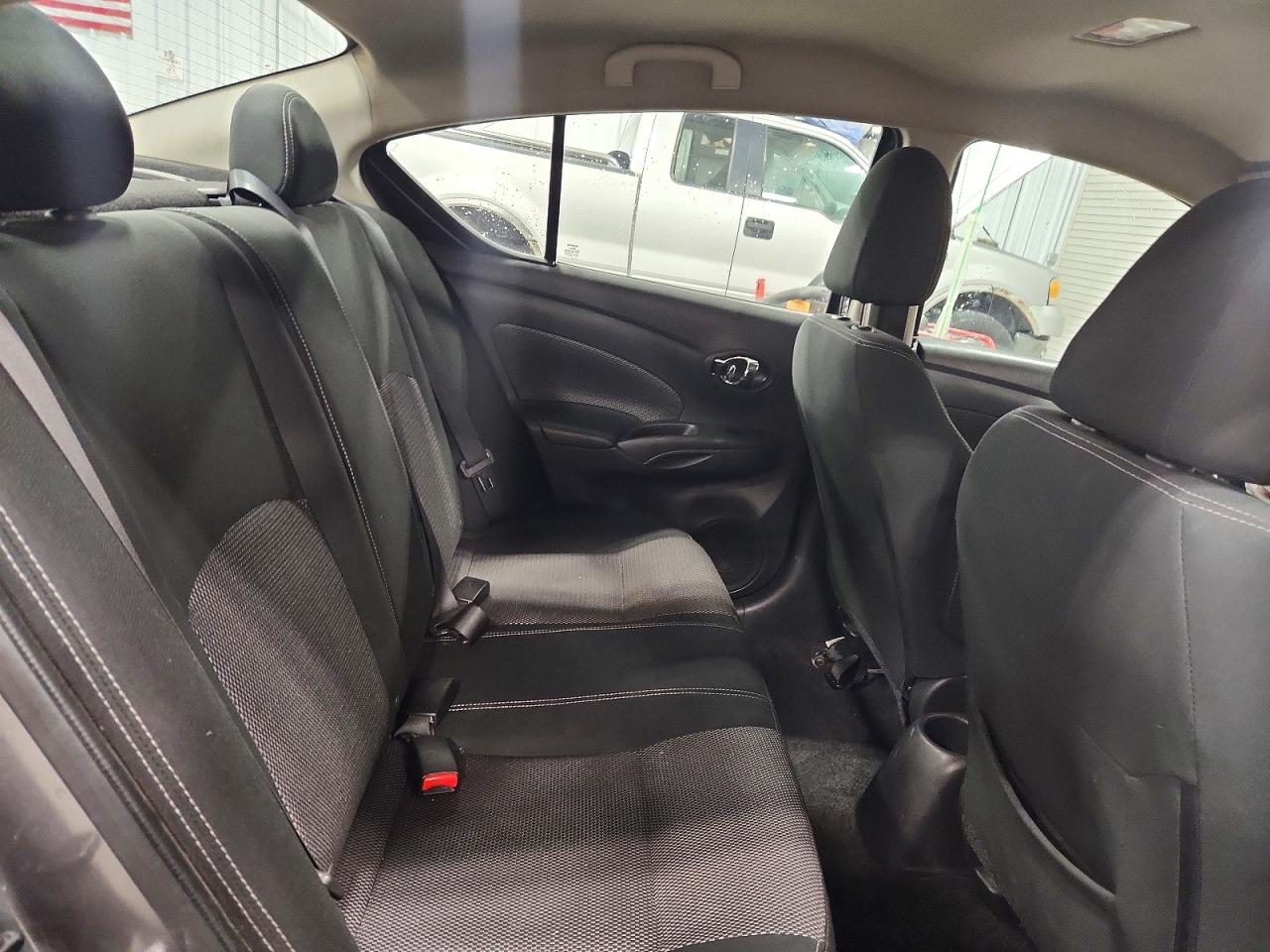 2018 NISSAN VERSA SV photo 19