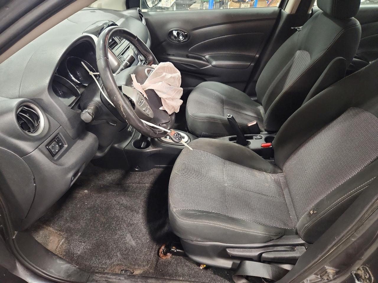 2018 NISSAN VERSA SV photo 13