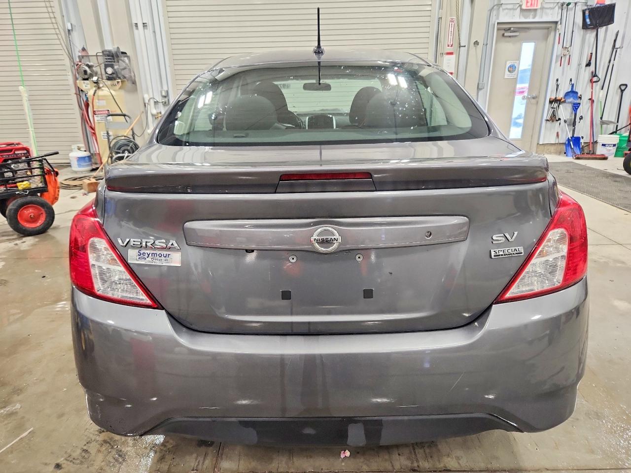 2018 NISSAN VERSA SV photo 11