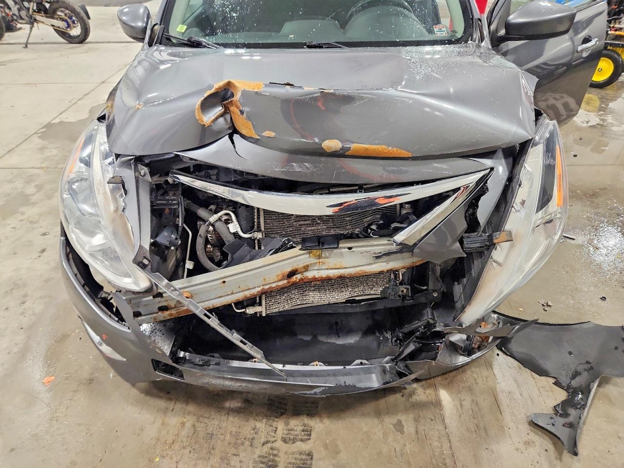 2018 NISSAN VERSA SV photo 21