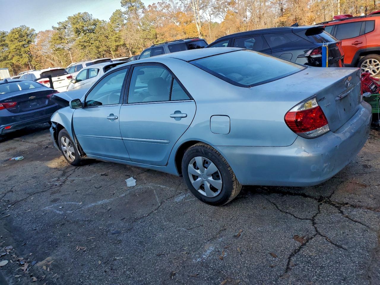 2005 TOYOTA CAMRY LE photo 2