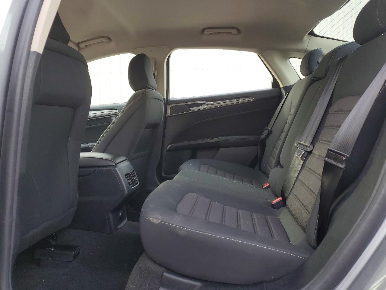 2020 FORD FUSION SE photo 10