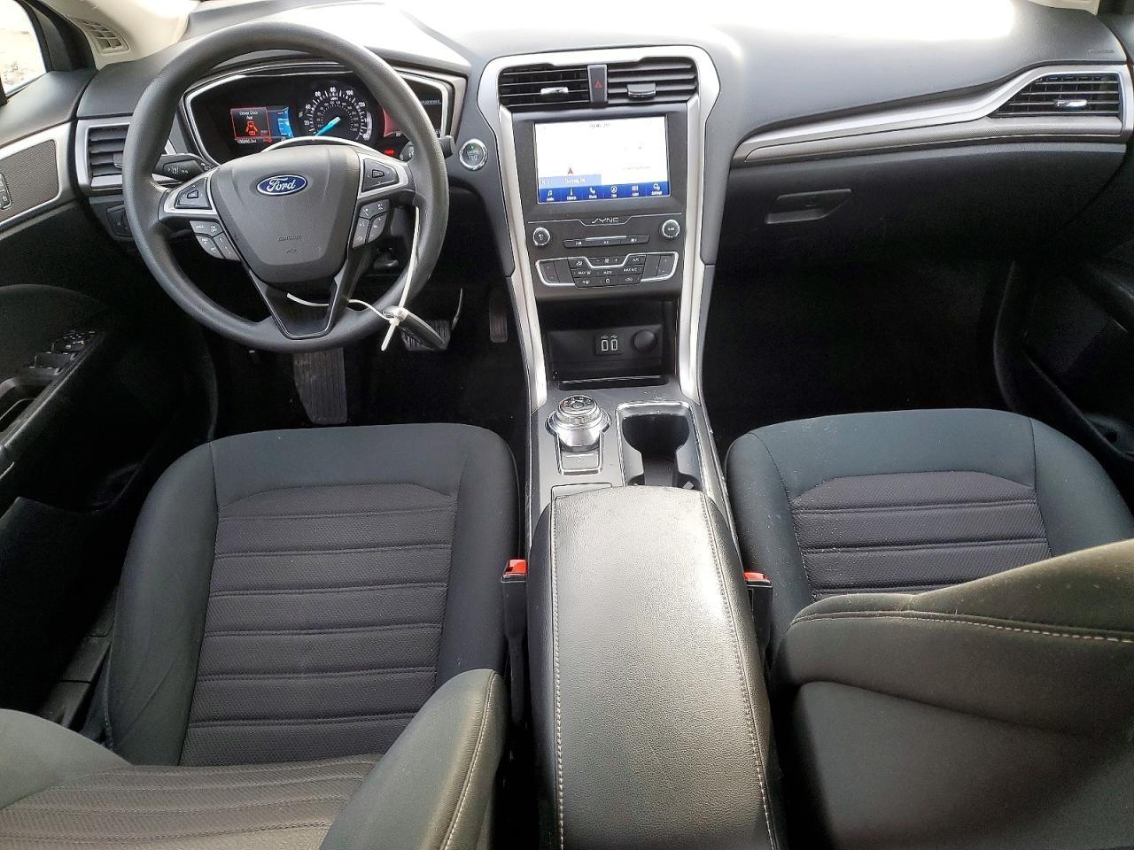 2020 FORD FUSION SE photo 8