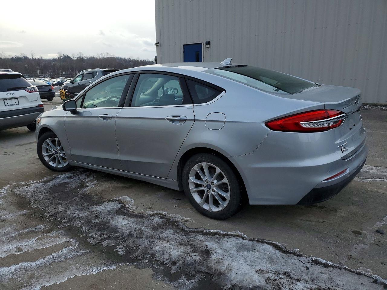 2020 FORD FUSION SE photo 2