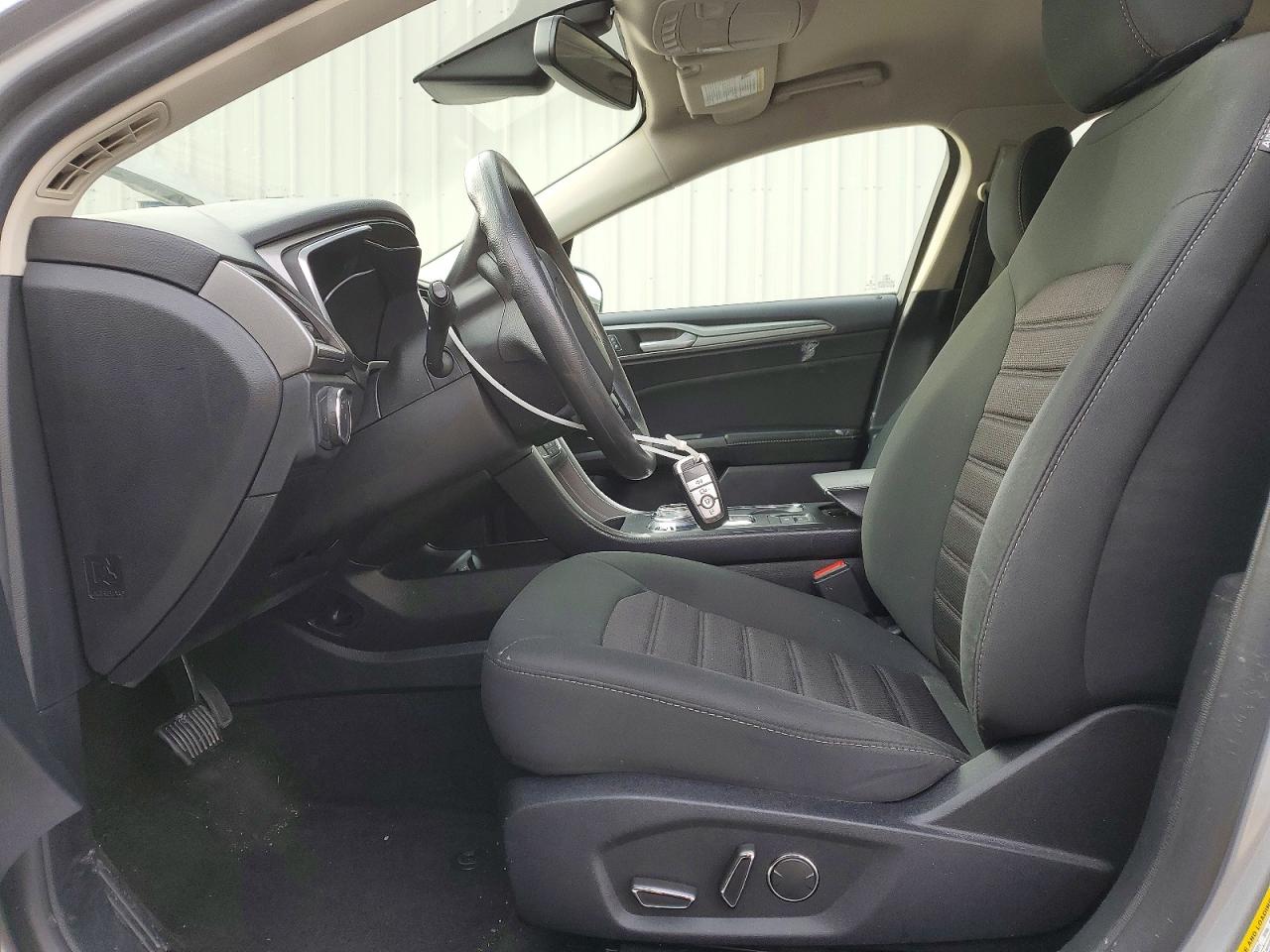 2020 FORD FUSION SE photo 7